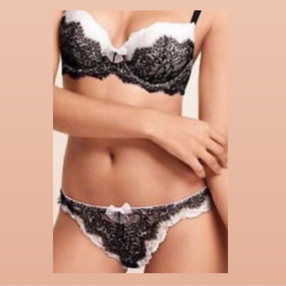 Dream Angels Lined Demi 32DDD eyelash lace black & white thong size Small